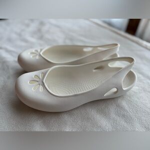 Crocs Taylor Slingback Flats Size 7